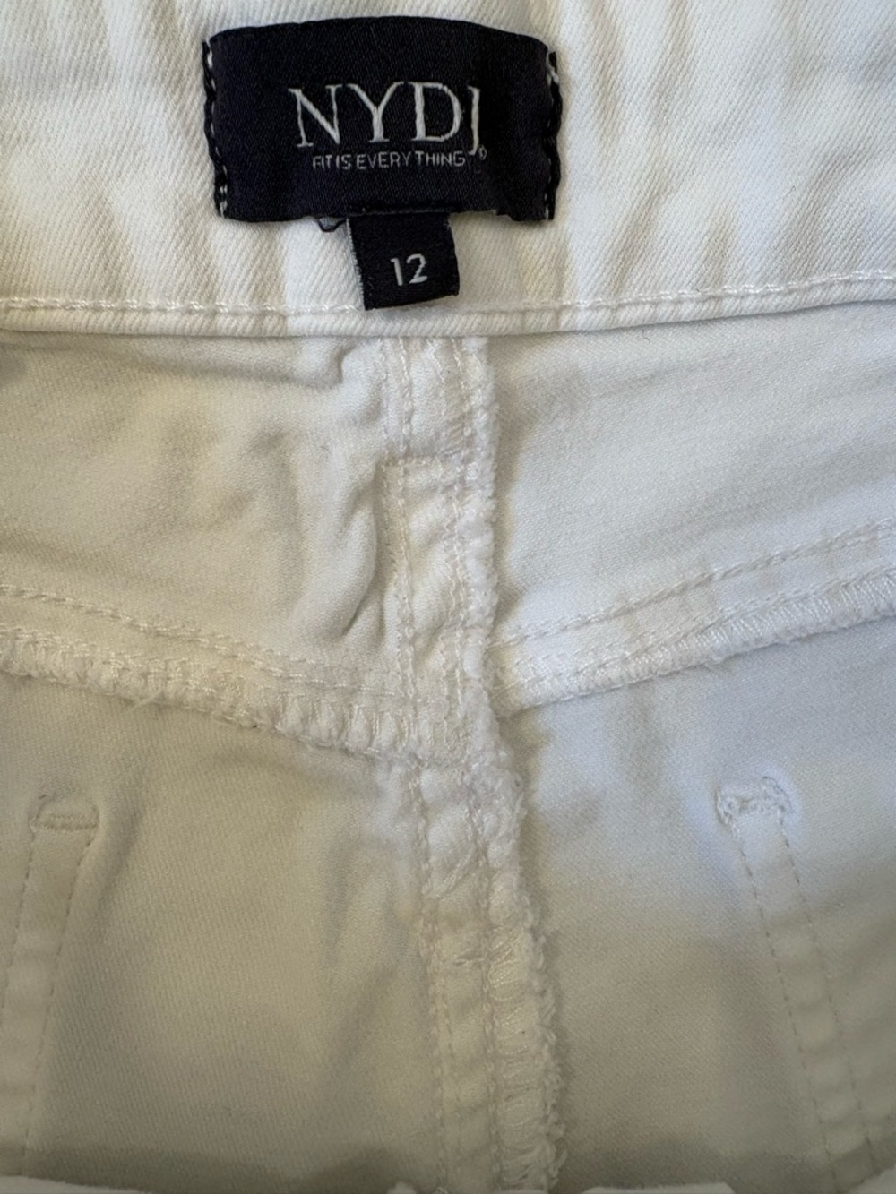NYDJ White Brielle Denim Shorts. Longer leg. Size 12 - Picture 7 of 12